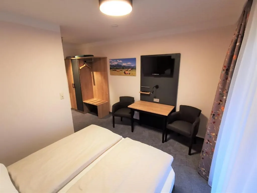 Hotel Haus Waldesruh Übersee 2*,